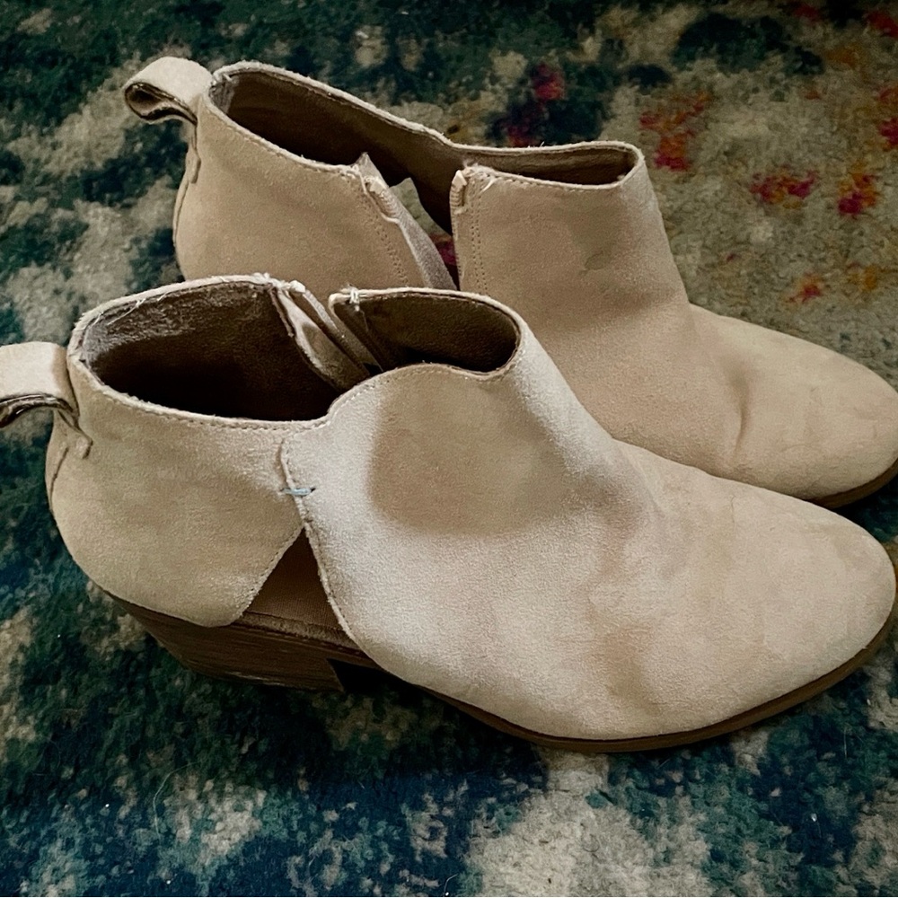 Tom's Women's Tan Ankle Boots size 12